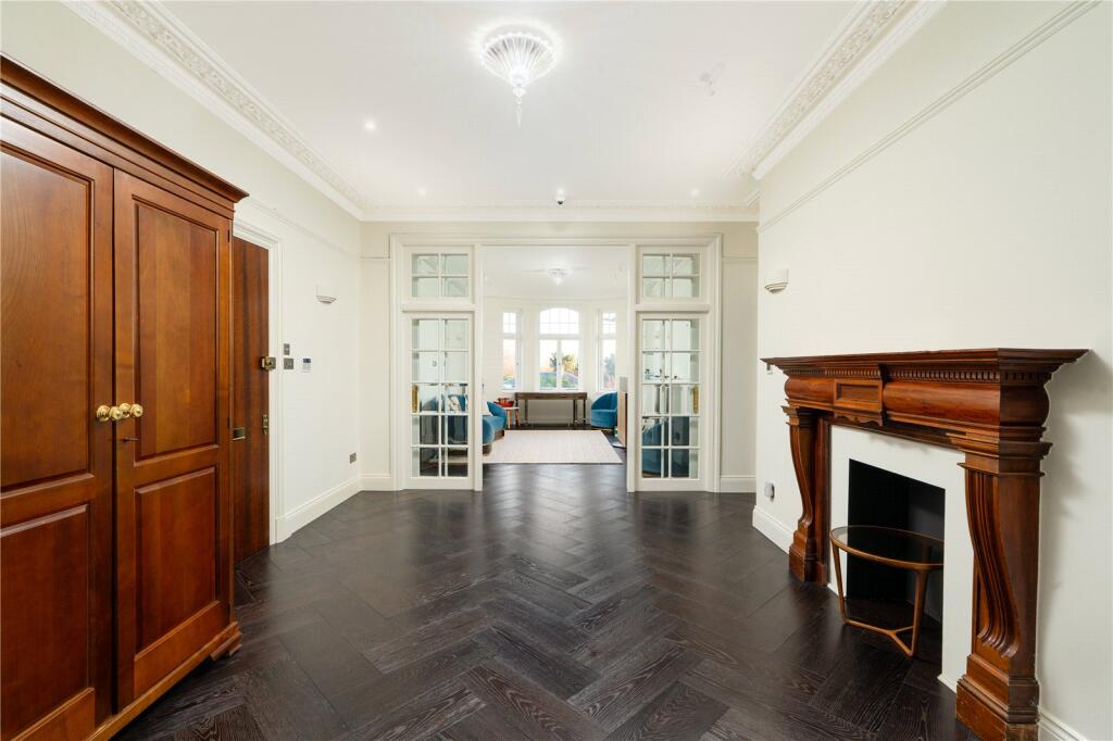 4 bedroom apartment for sale in North Gate, Prince Albert Road, St John's Wood, London, NW8